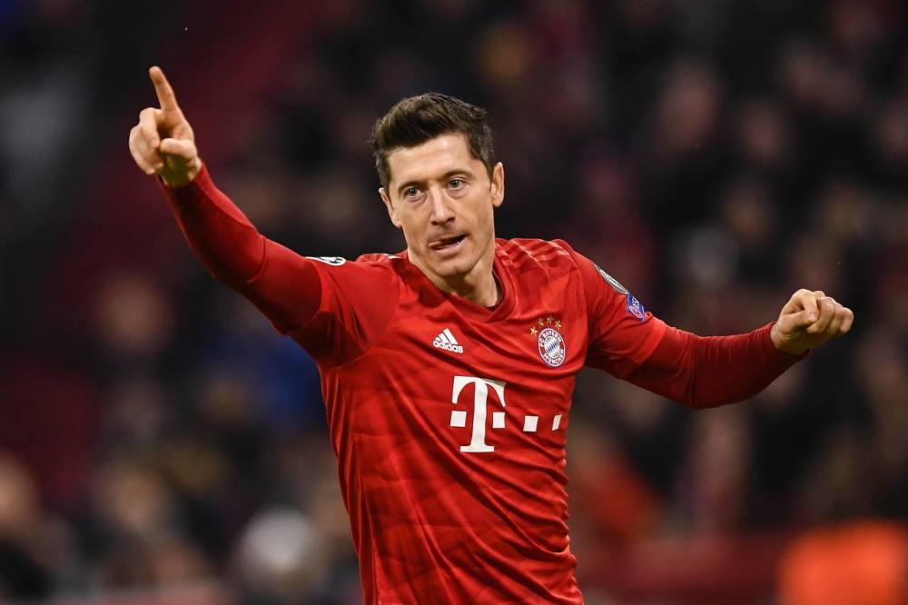  莱万多夫斯基蝉联德甲金靴三度获奖  